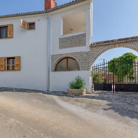 House Lena Holiday home *